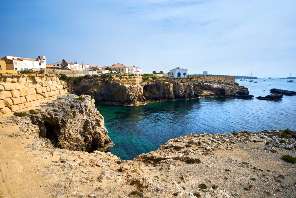 Isla de Tabarca: qué ver, cómo llegar, playas y gastronomía